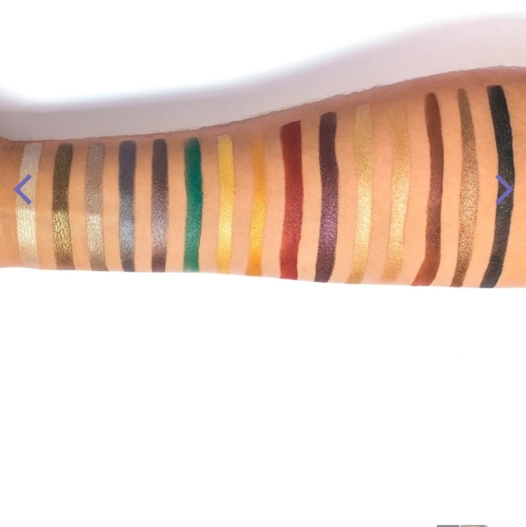 Nomad Berlin Underground Eyeshadow - Picture 4 of 5